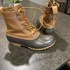 Women’s L.L. bean boots size 6, thermal insulation